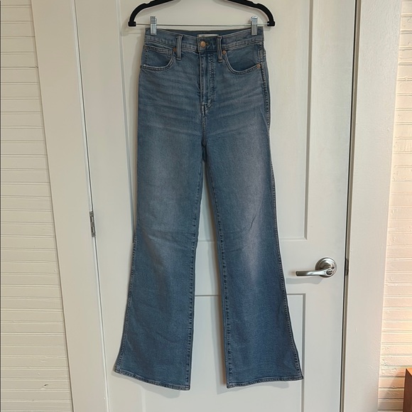 Madewell High-Rise Flare Jeans in Caine Wash - Picture 6 of 10